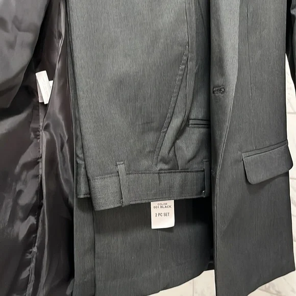 Boys 2pc Van Heusen black suit-NWT